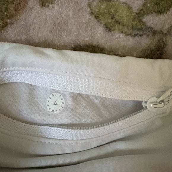 Lululemon Women's shorts size four - Picture 3 of 3
